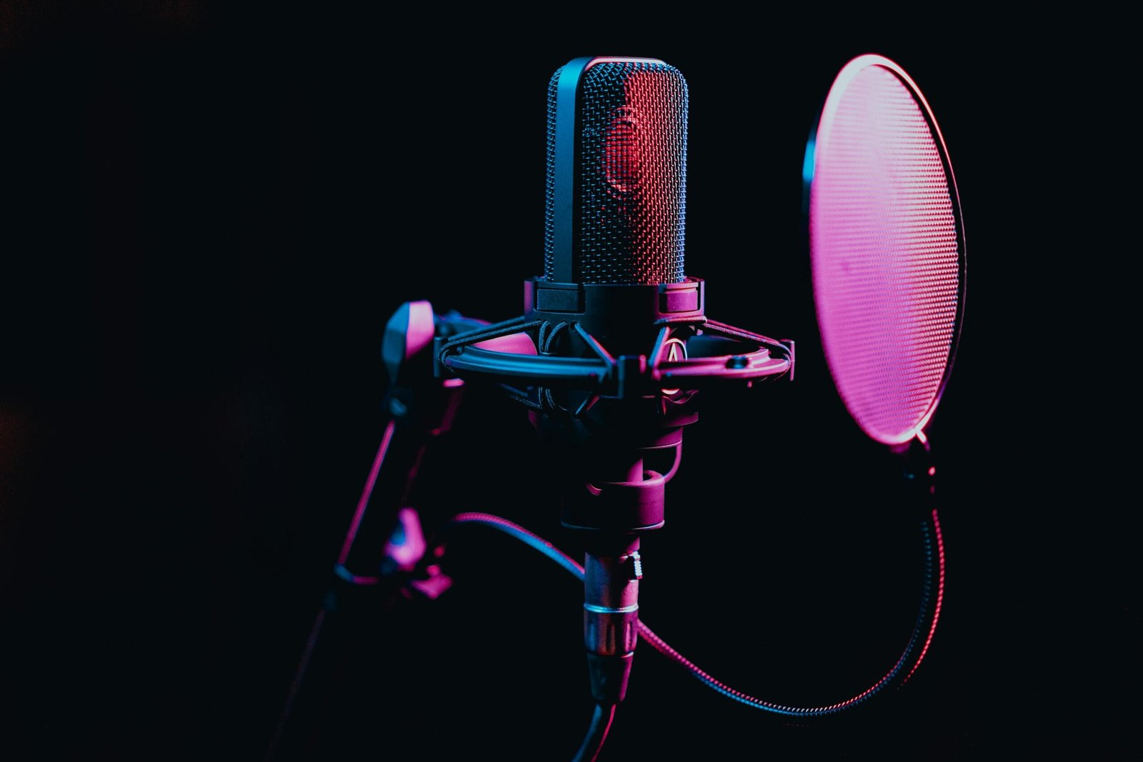 Freelance Voiceover Artist For Commercials And Narration