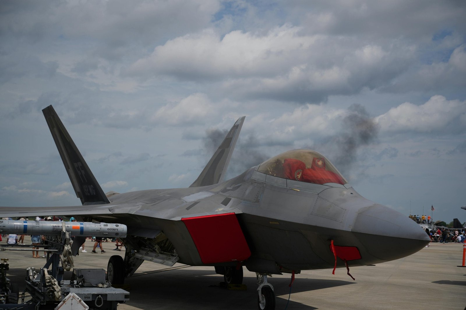 Freelancer Who Quit A 9-to-5 To Earn 6 Figures In 12 Months Freelancer Who Quit A 9-to-5 To Earn 6 Figures In 12 Months