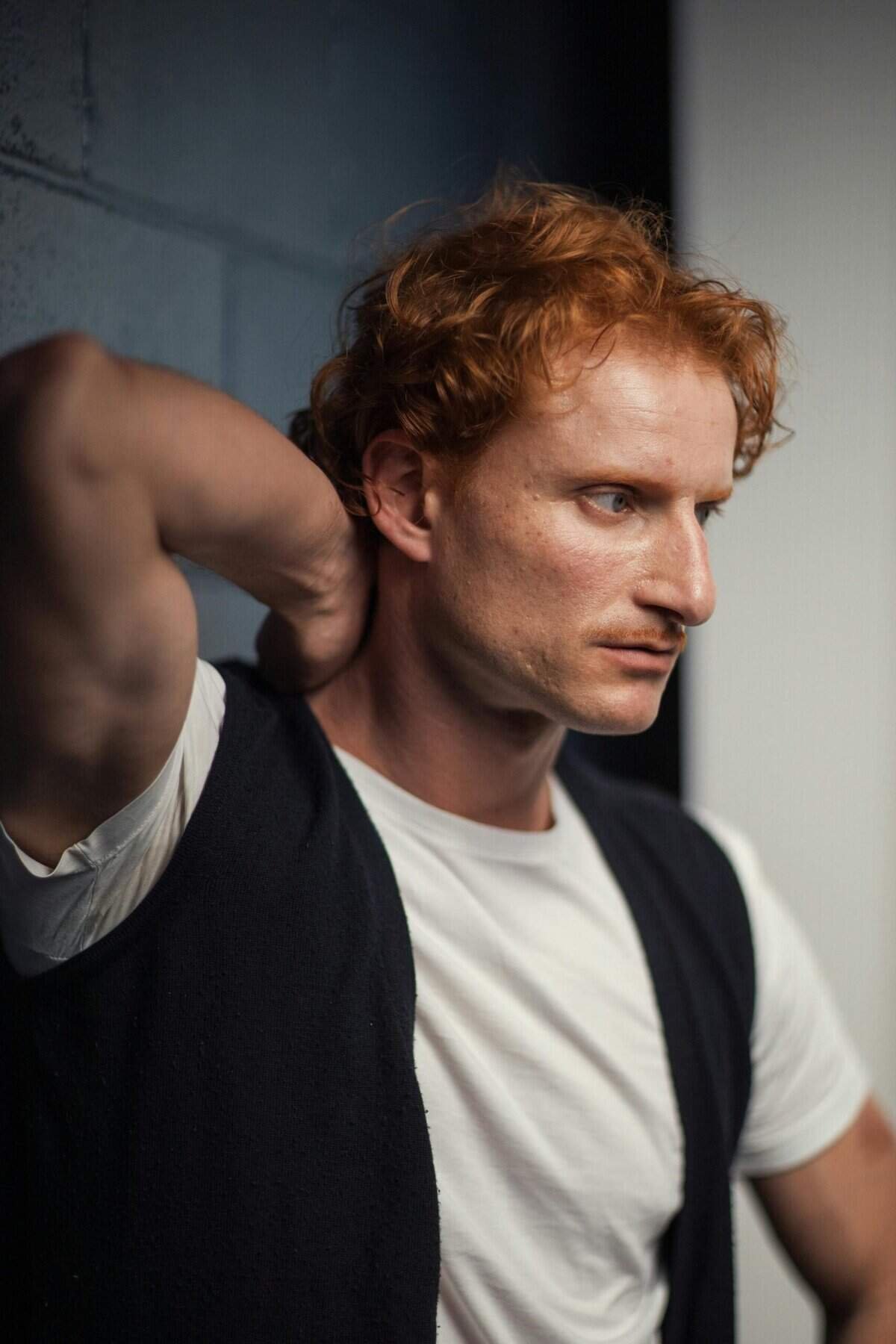 Student Freelancer Investing Early Through Gig Earnings