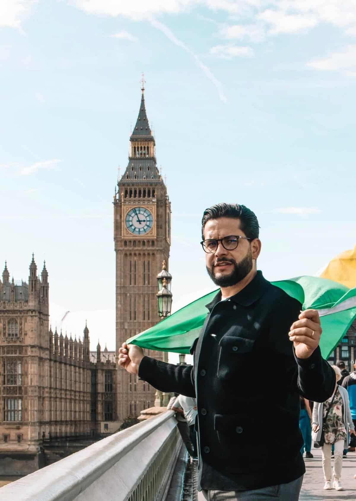 Dad Building A Shopify Design Niche As A Side Hustle