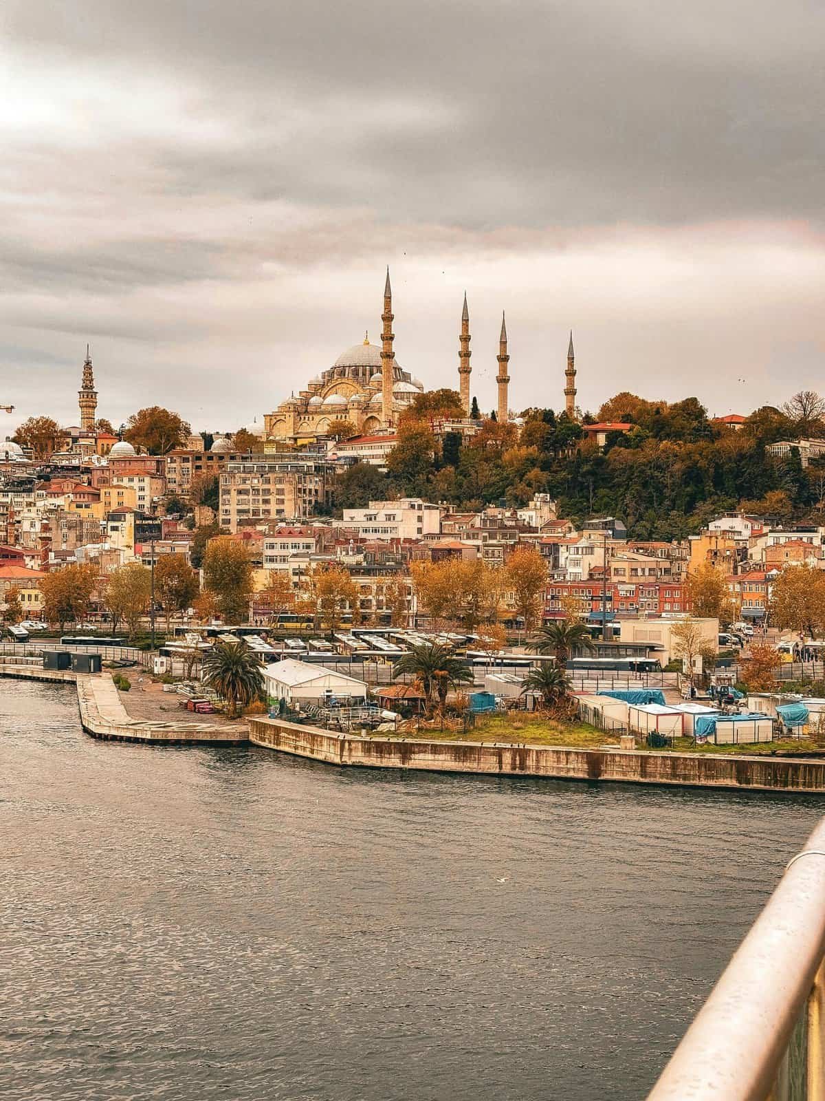 Can I Freelance While Working A Full-time Job?