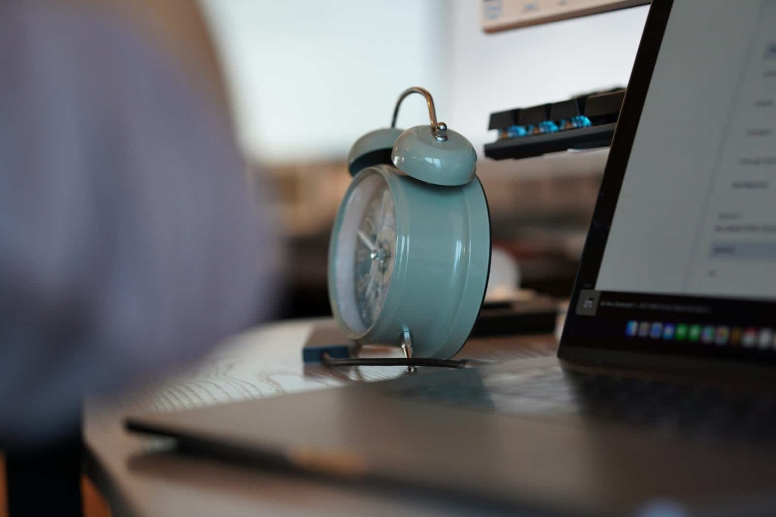 How Do Freelancers Avoid Burnout While Staying Productive?