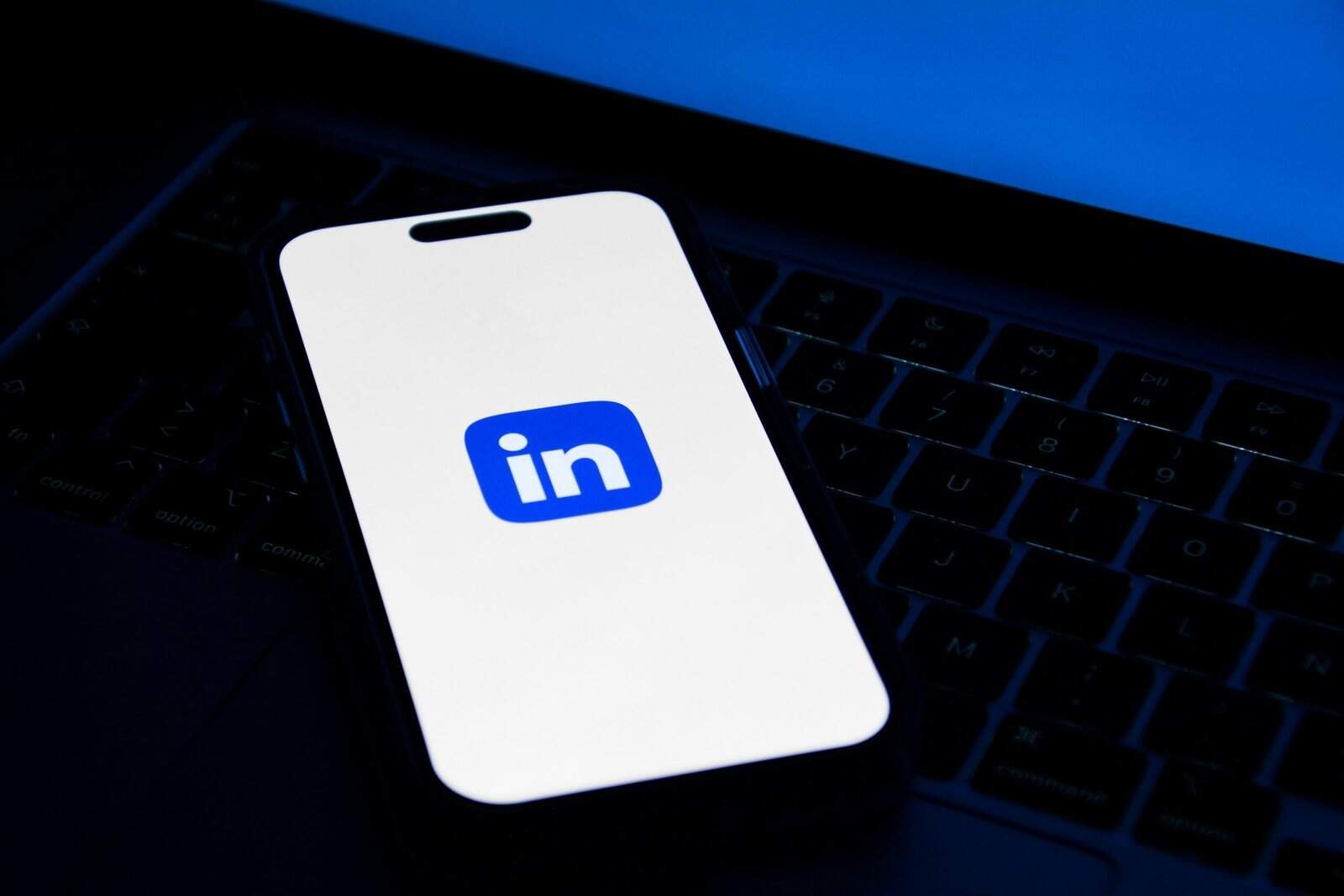 How Do Freelancers Use LinkedIn To Find Clients?