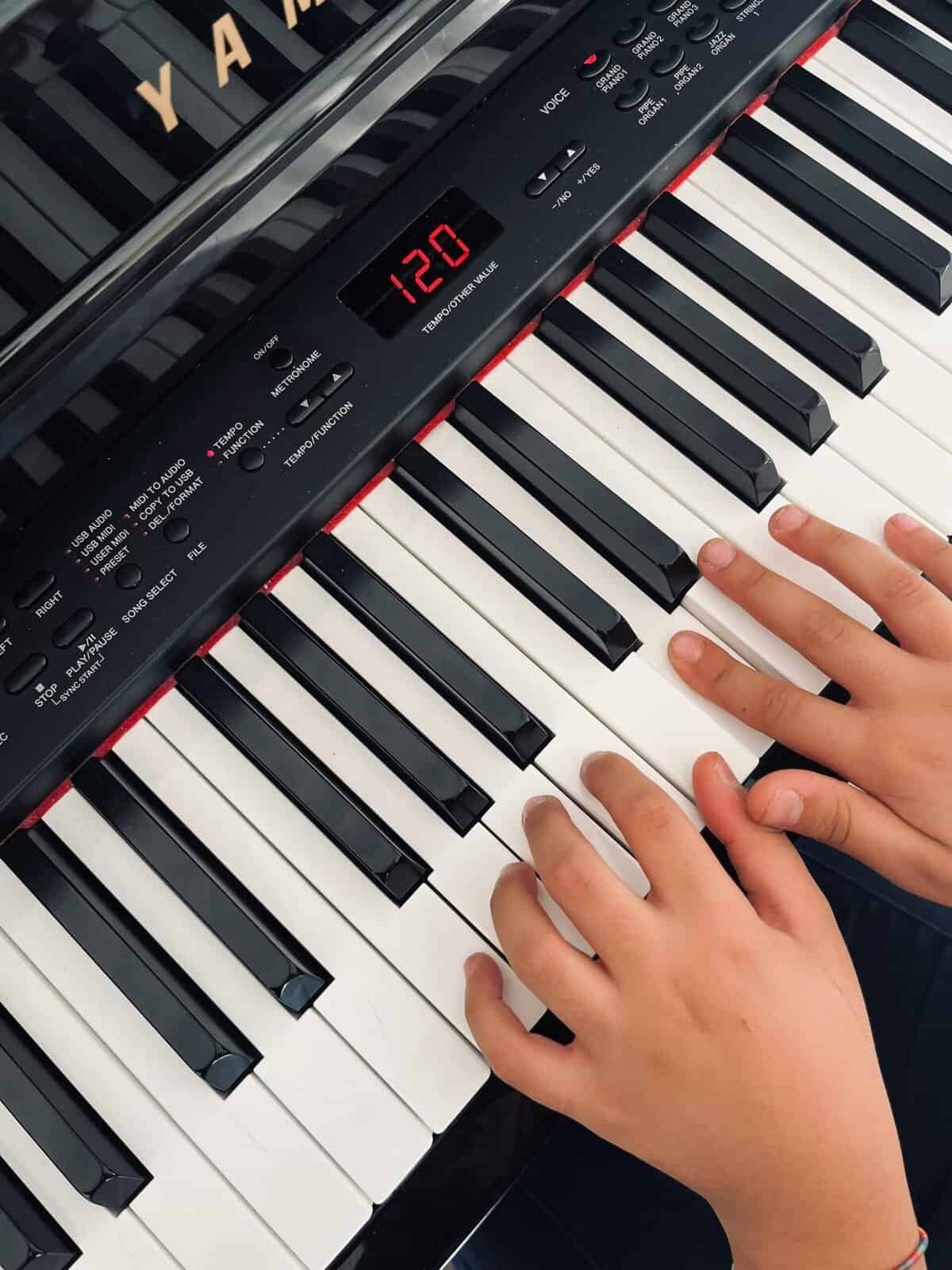 What Stories Prove Freelancing Can Replace A 9–5?